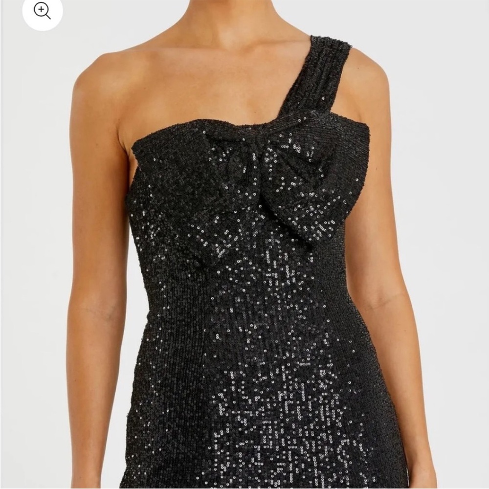 Mac Duggal Ieena Sequined One Shoulder Front Bow Dress in Black Size 4 - Picture 2 of 9
